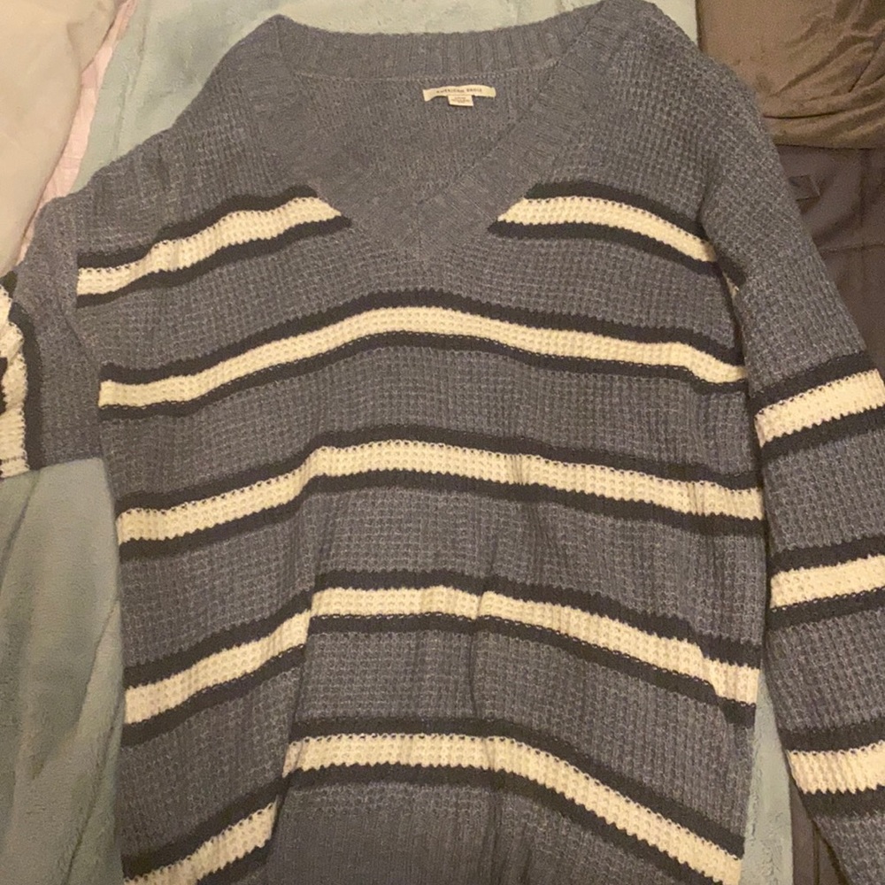 American eagle sweater